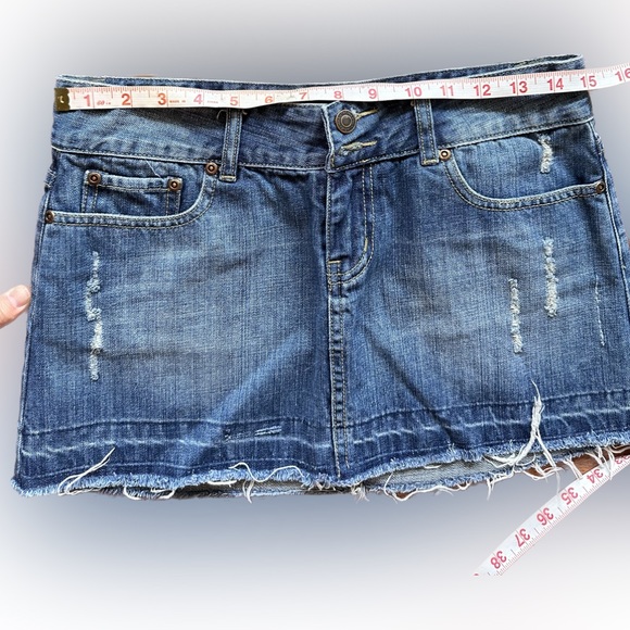 Blue Jean mini skirt size small with rough hem - Picture 3 of 7